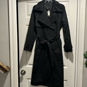 NWT Banana Republic women’s long black trench coat size Small.